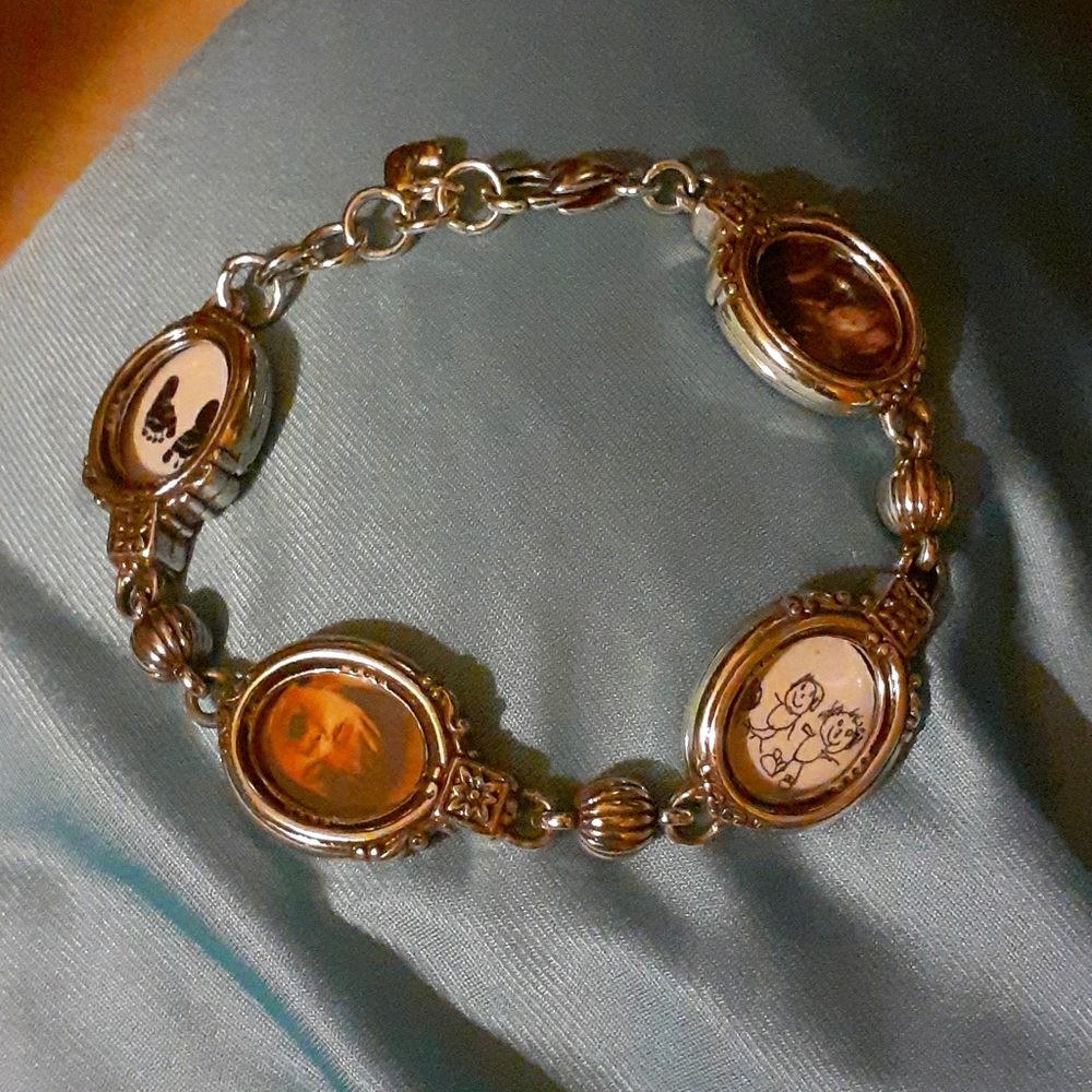 Brighton bracelet. Precious Memories.